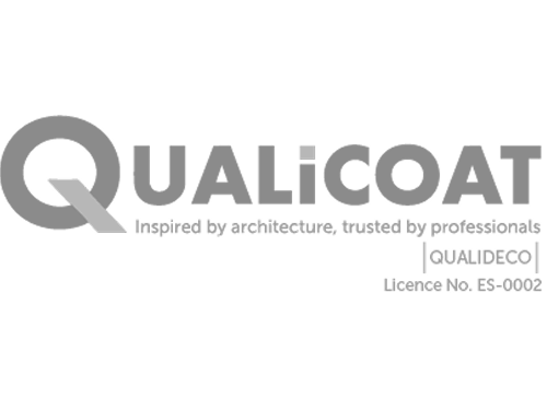 Logotipo de la marca Qualicoat Qualideco con el número de licencia ES-0002 para la decoración de aluminio lacado.