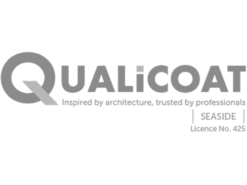 Logotipo de Qualicoat con la calificación Seaside y número de licencia 425 para lacado de alta resistencia.